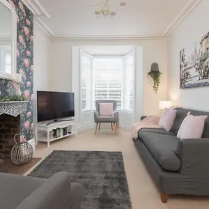 Charles Alexander Short - Rose Holiday home